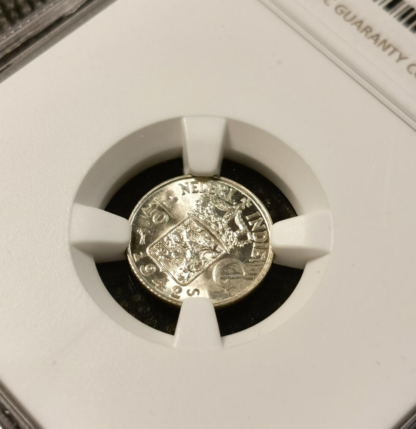甄臻铺-世界币章拍卖（第40期）送拍享返佣金等优惠多多 NGC-MS65 1942年荷属东印度1/10盾MS64-65两枚一组，卷拆品相