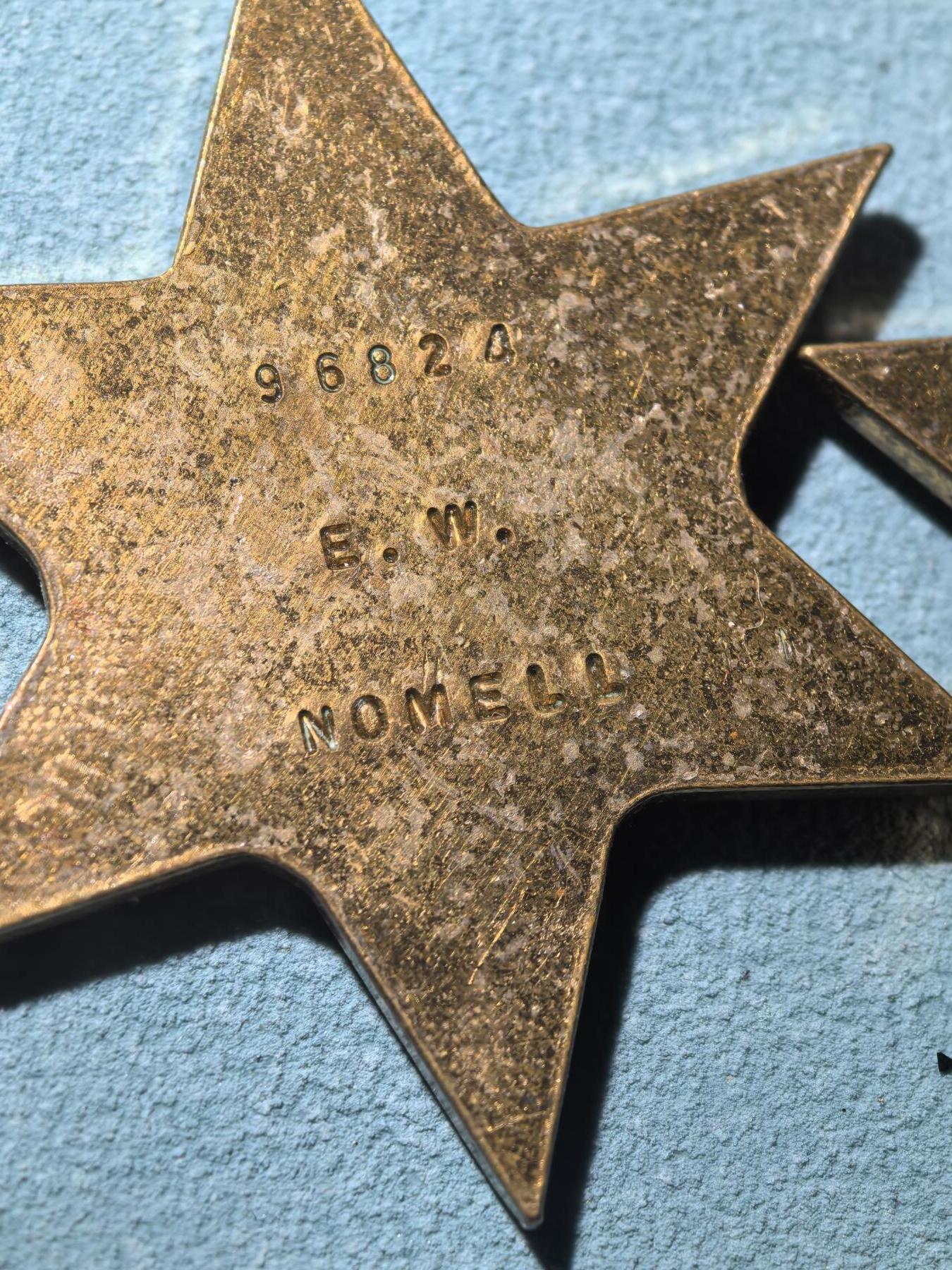 盛世勋华——号角文化勋章邮票专场拍卖第288期 英国二战奖章五联联挂 包括1939-45之星奖章/非洲之星（带北非勋条）/意大利之星/二战战争奖章/非洲服役奖章（银制） 少见带刻名