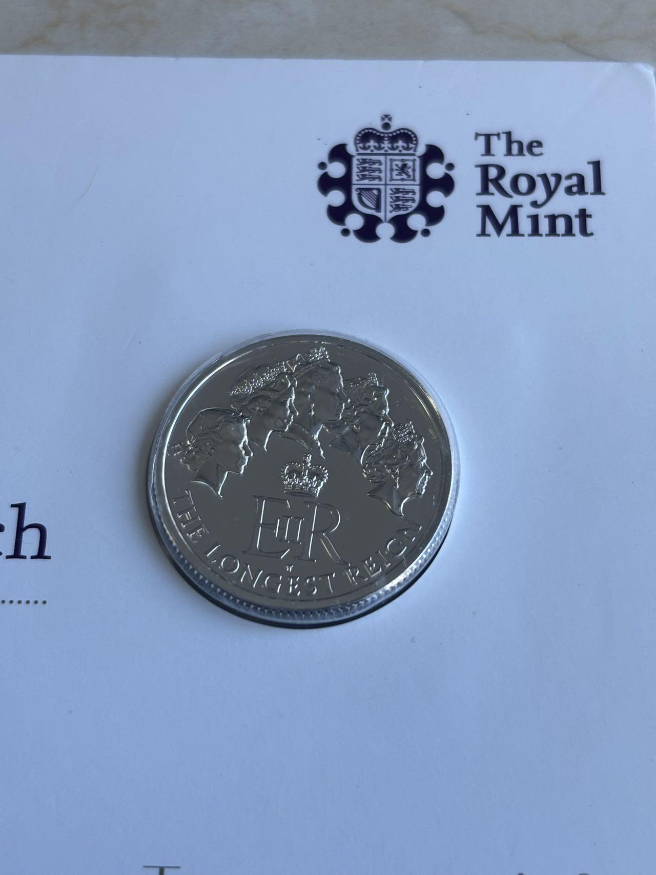 第182期拍卖 2015年英国20英镑非流通普制银币 最长的在位君主 999银15.71克 卡装