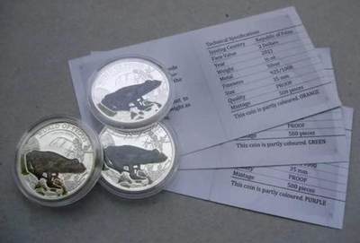 ❤️【币观天下】❤️ 第331期钱币拍卖- 2025.11.21周五晚上6点半场-长期征集拍品 - 帕劳2011年蛙类动物彩色银币 全套三枚，每枚面值2元，15.5克，发行量500套，附证书。