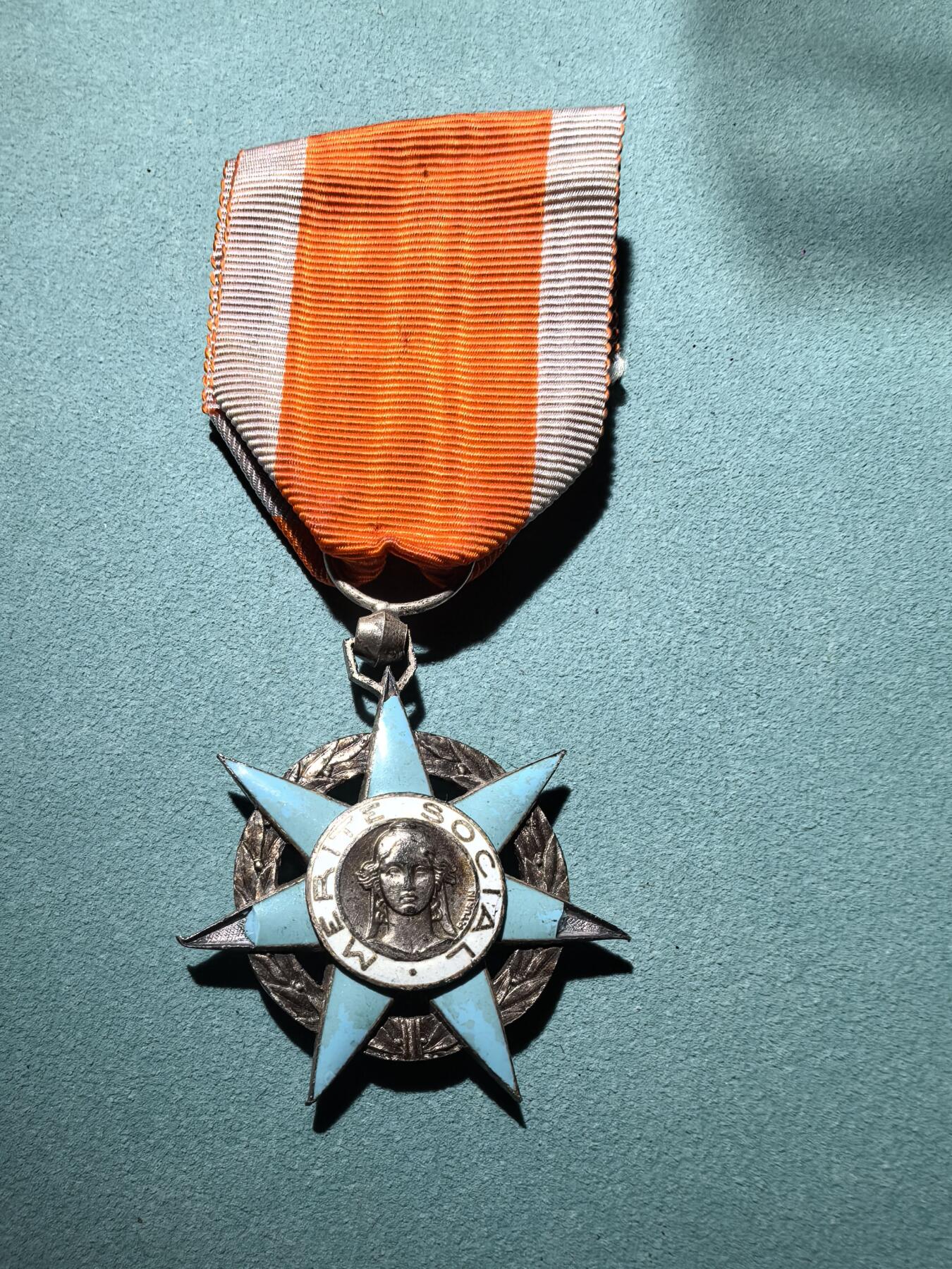 盛世勋华——号角文化勋章邮票专场拍卖第288期 法国骑士级社会功绩勋章 银制 带银标