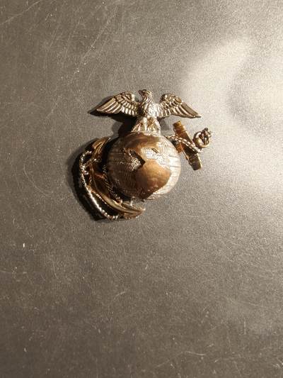 老王徽章第164期 -  美国海军陆战队领章     二战前版本    横针    925银包10k金     9.3g