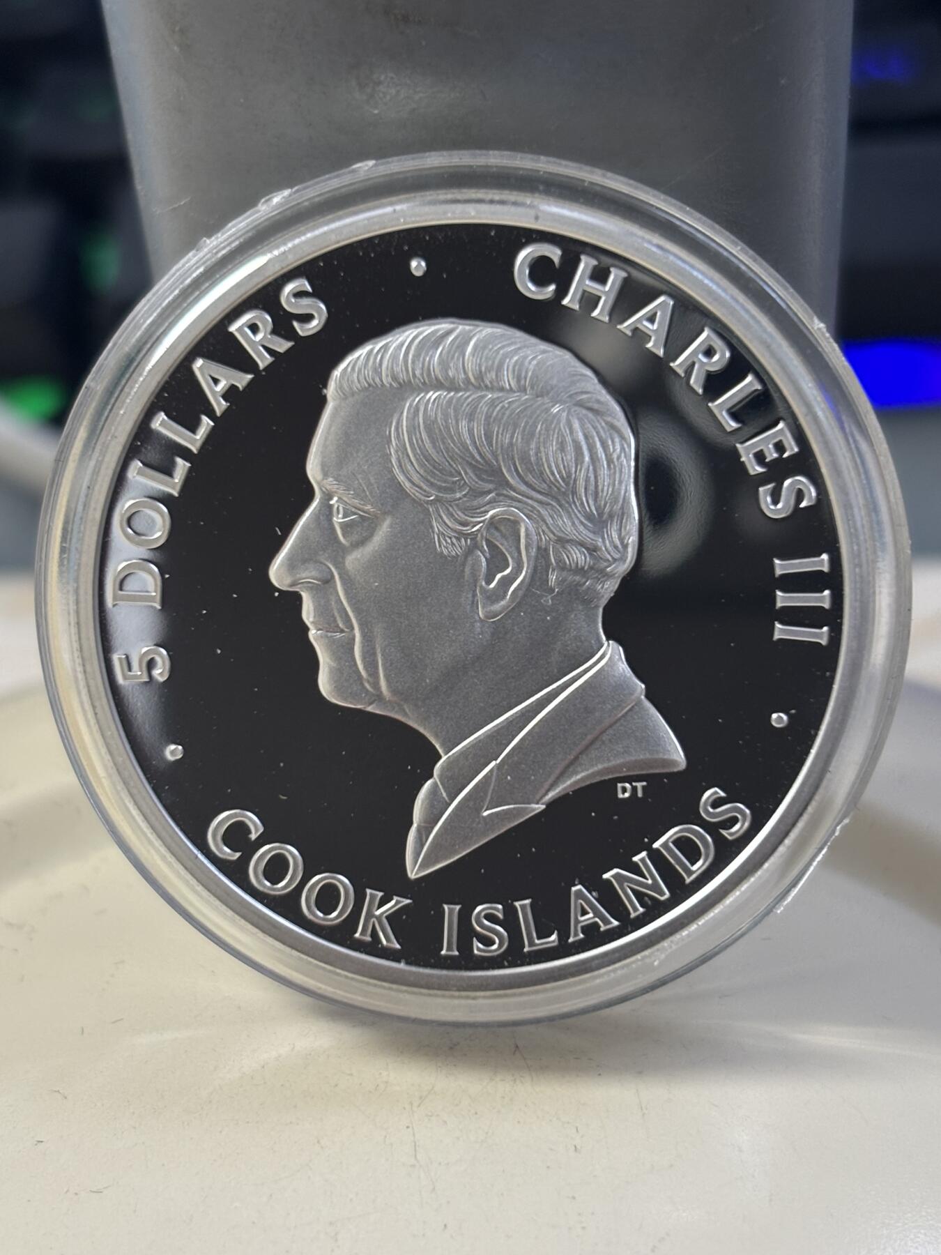 第182期拍卖 库克2024年俯视猫咪1盎司彩色纪念银币，9999银，发行999枚，没有纸套