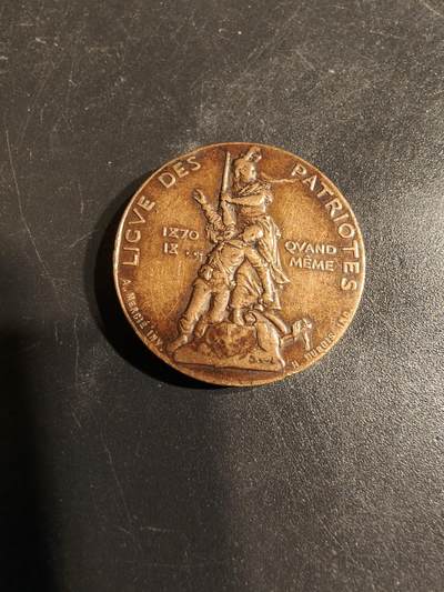 老王徽章第164期 -  法国“爱国者联盟”大铜章     亨利杜布瓦名作     玛丽安娜      直径23mm.     重量8.1g