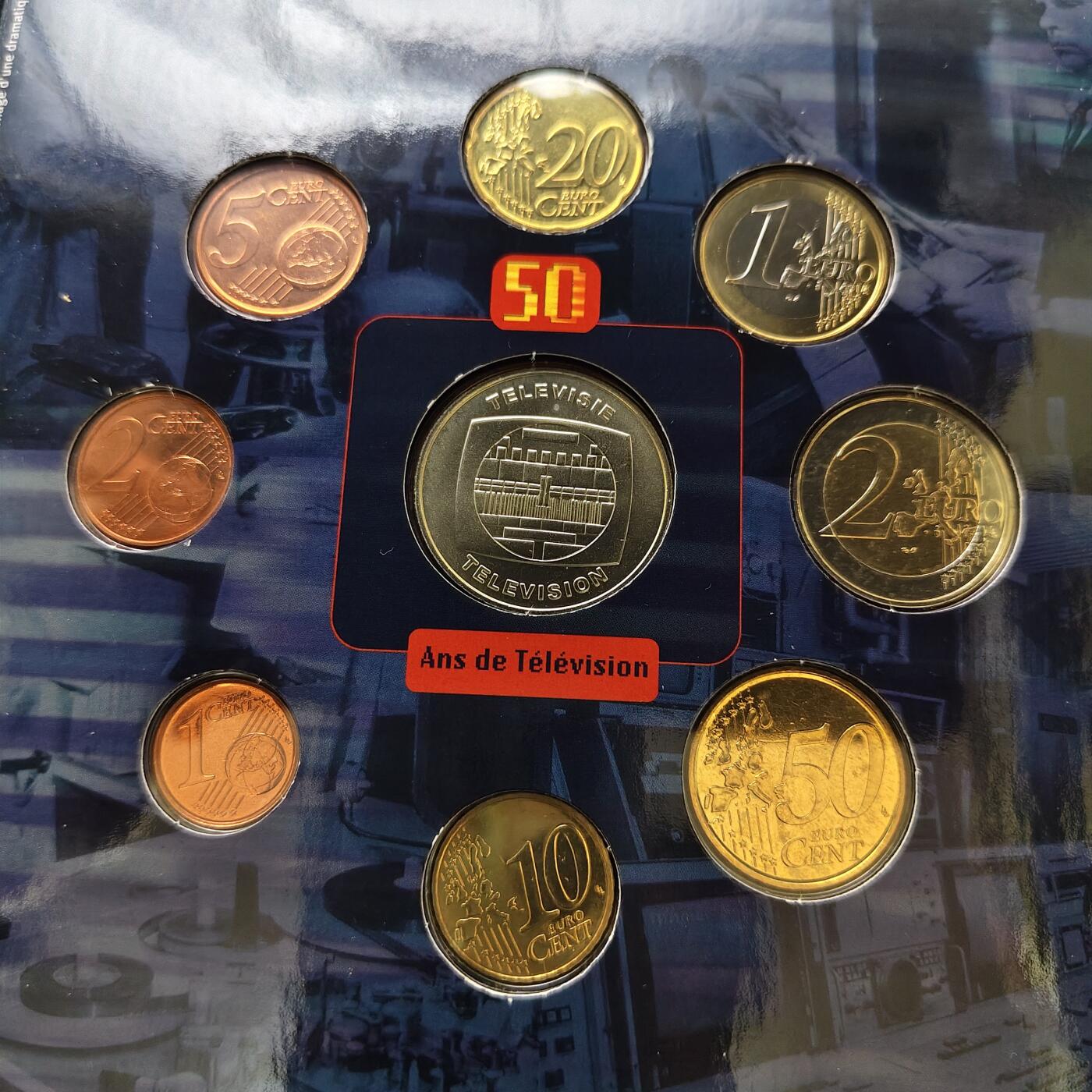 【全场包邮】纯粹捡漏拍479场（免费代拍第16场） 比利时2003年电视50周年主题官方欧元卡装年度流通套币-含纪念章