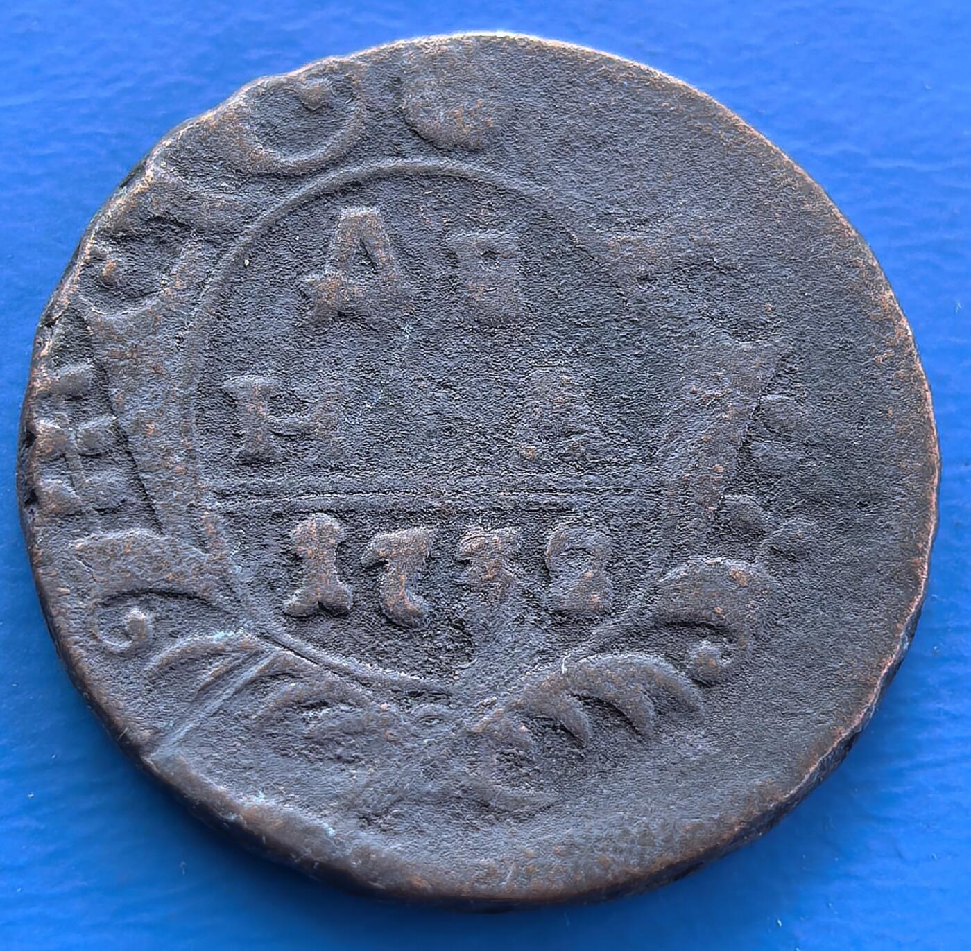 外国优质老铜币银币，周六九点倒数截拍，满百包邮，可寄存半年，喜欢朋友微信扫描二维码可直接参拍 沙俄1738年半戈比