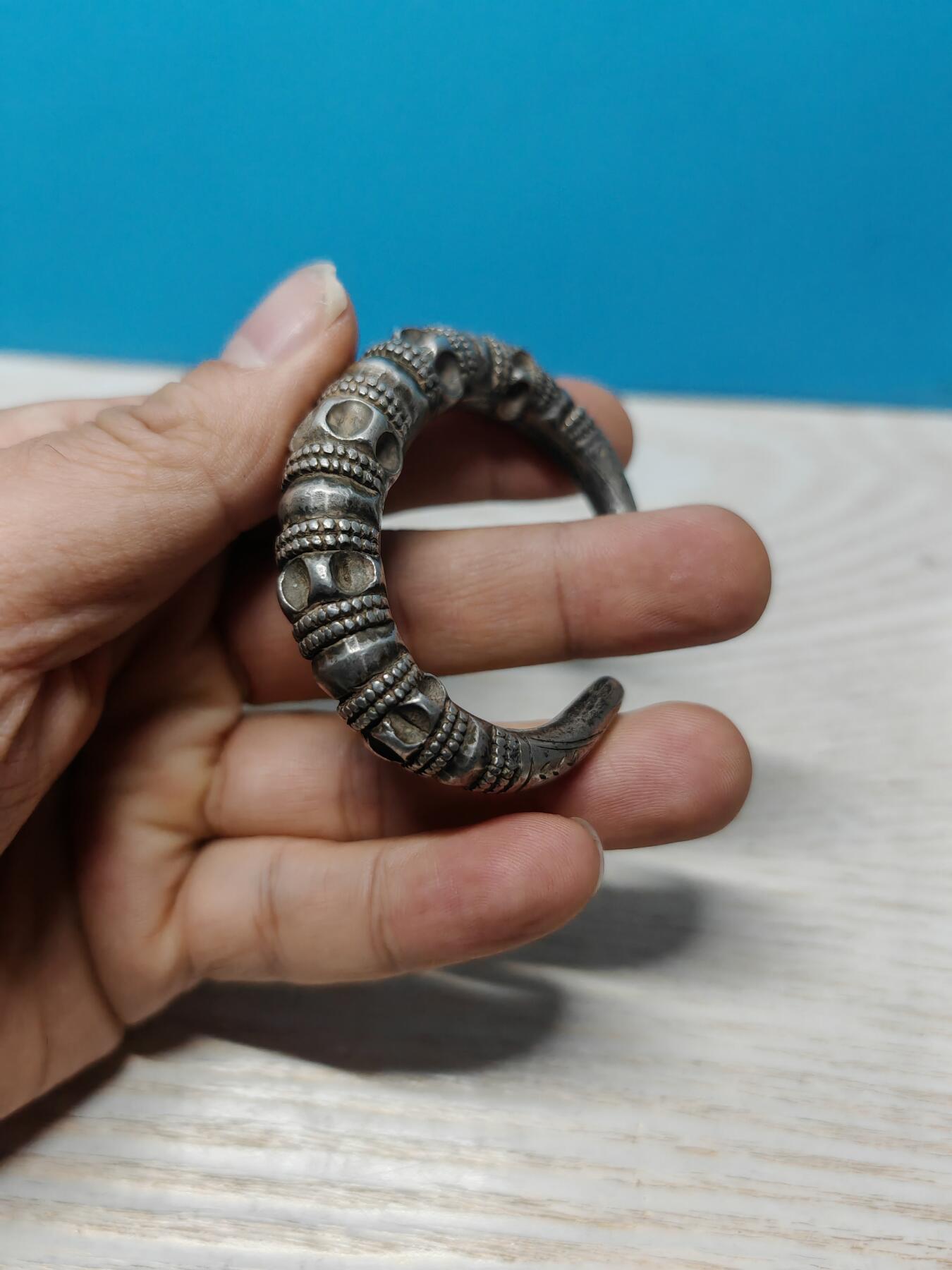 老银手镯 应该是少数民族地区的 96.3克 含银量87.29%