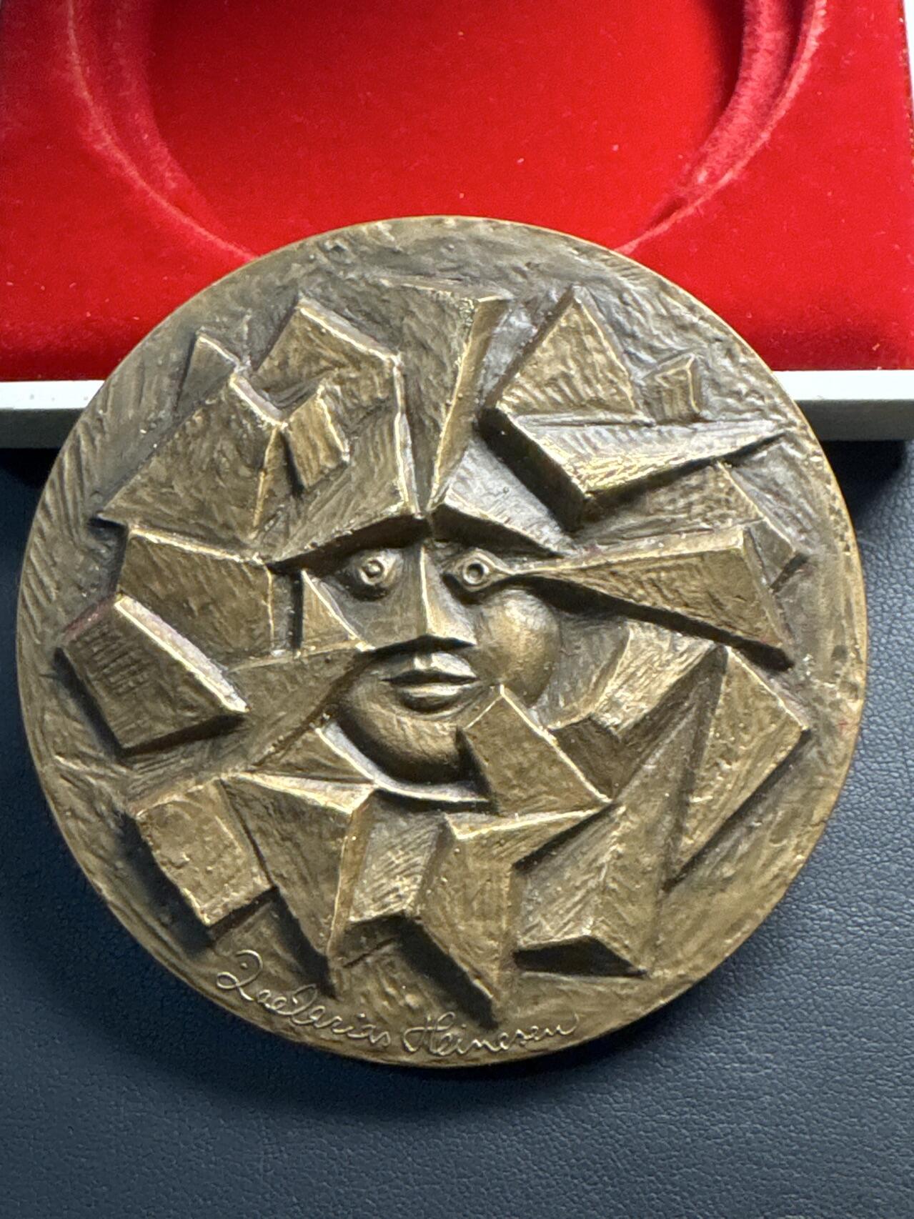 ❤️【币观天下】❤️ 第331期钱币拍卖- 2025.11.21周五晚上6点半场-长期征集拍品 格陵兰群岛自治领地玛格丽特二世北欧艺术节纪念大铜章1980年261克