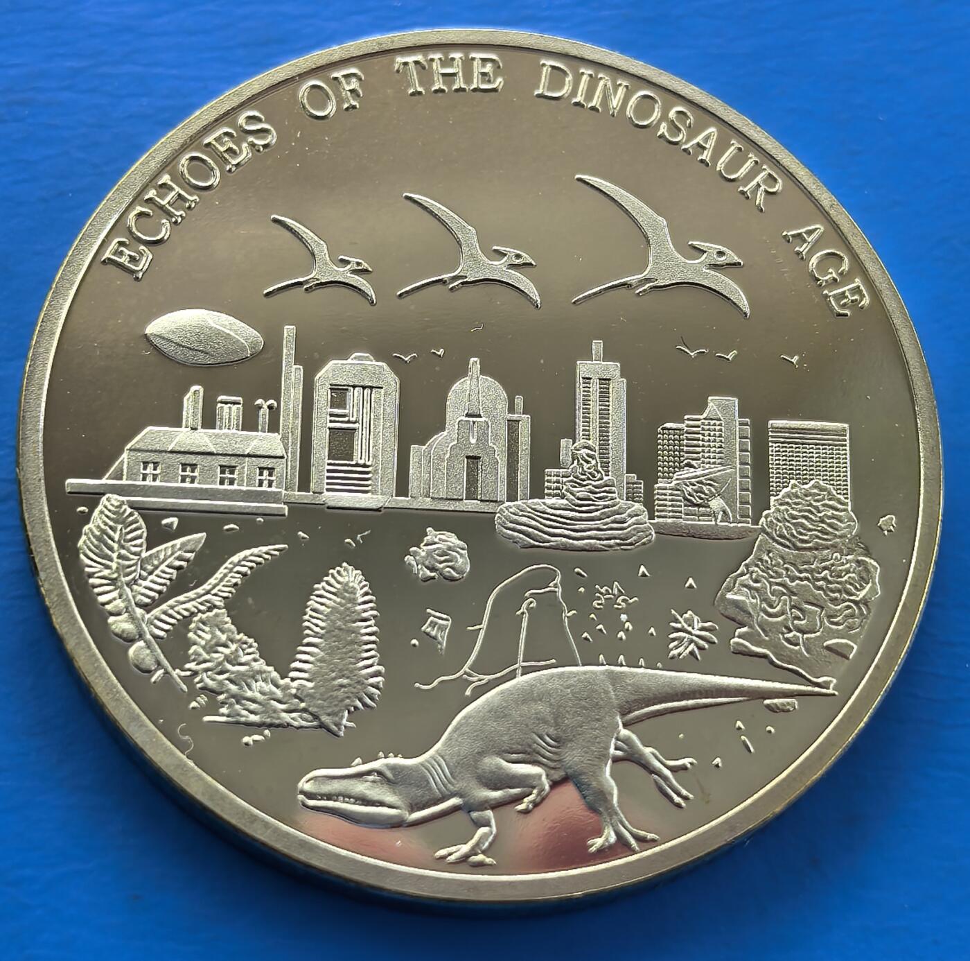 外国优质老铜币银币，周六九点倒数截拍，满百包邮，可寄存半年，喜欢朋友微信扫描二维码可直接参拍 俄罗斯镀金恐龙纪念章-霸王龙，直径39.8mm，重29克