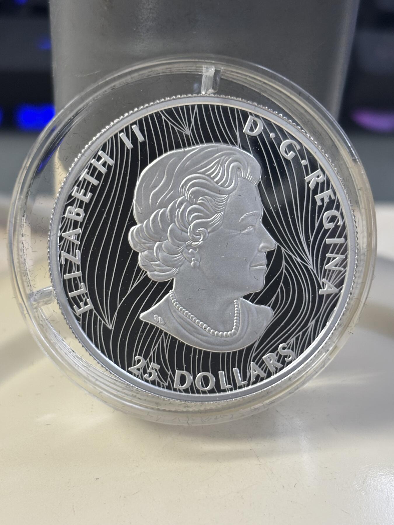 第182期拍卖 加拿大2022年超高浮雕动物系列森林狼1盎司银币，9999银，发行5000枚