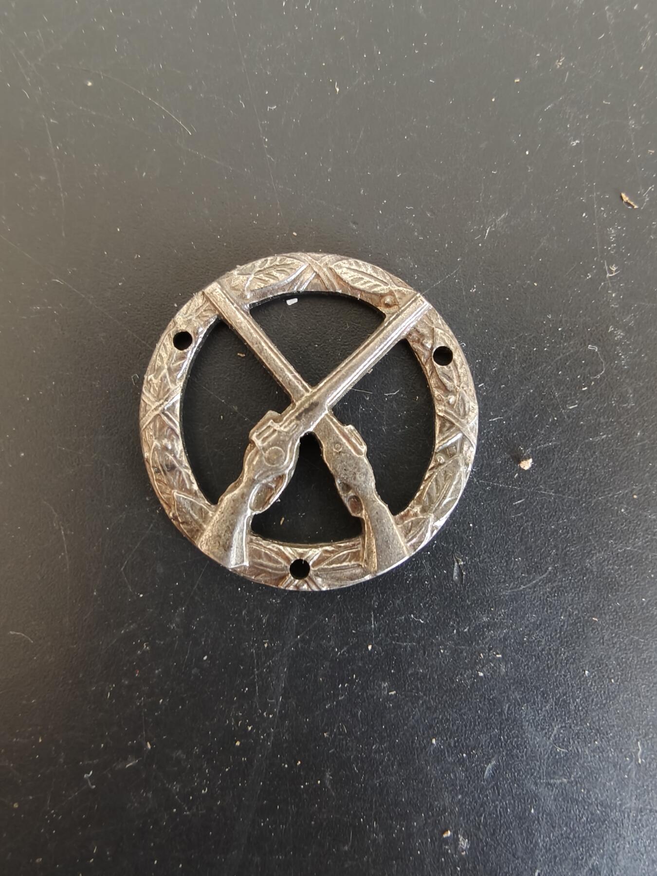 老王徽章第164期  丹麦射击证章    830银    3.6g