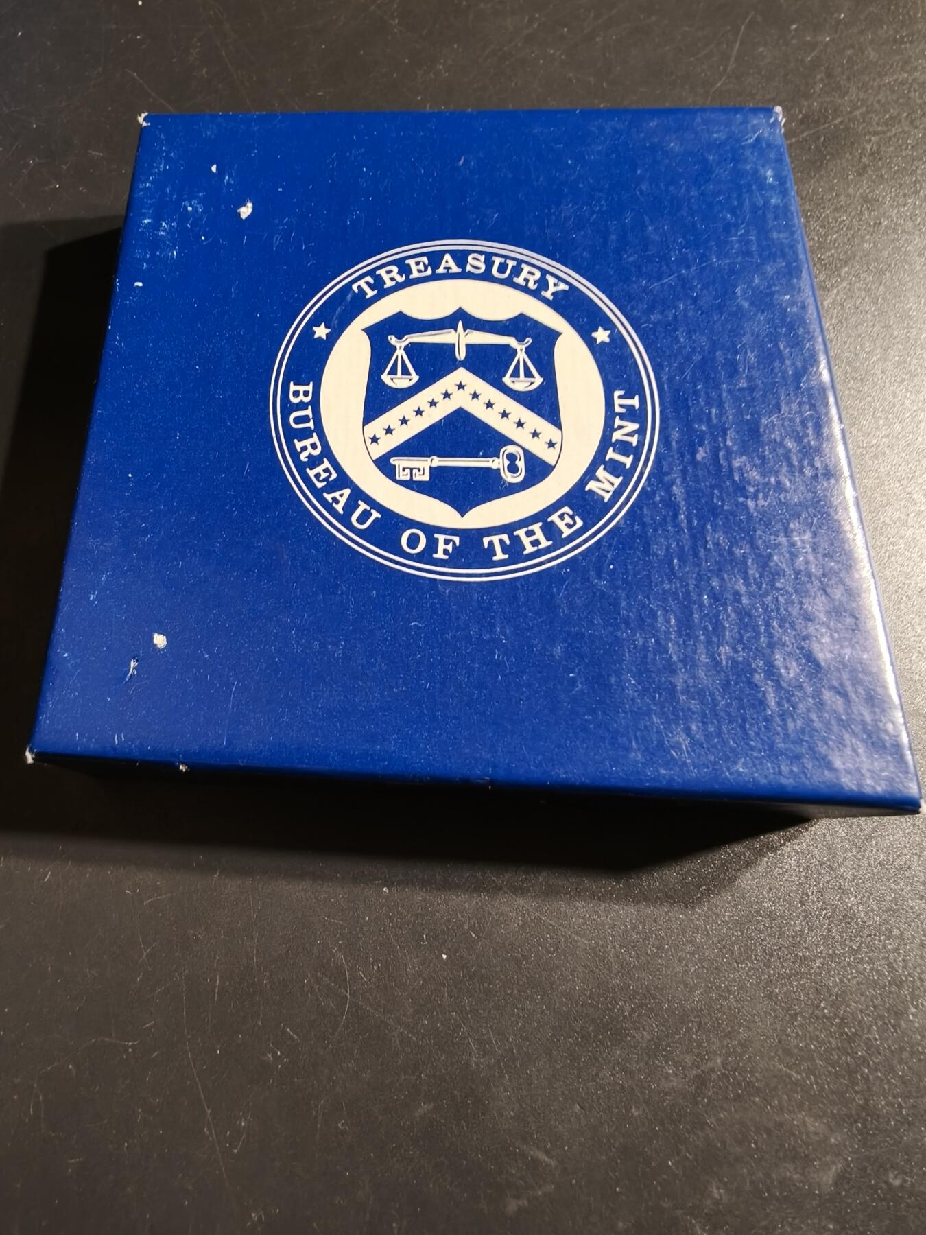 老王徽章第164期  美国铸币局马丁·范布伦总统大铜章     原盒     直径76mm.    重量221g