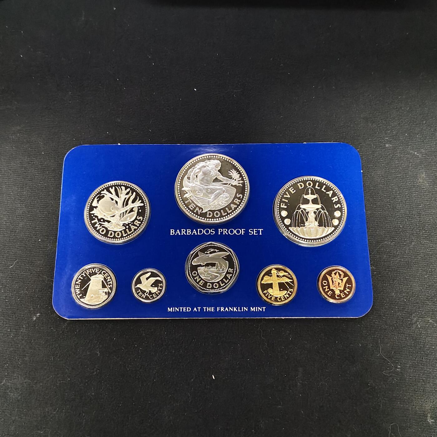 【全场包邮】纯粹捡漏拍479场（免费代拍第16场） 【少见】巴巴多斯1979年官方精制套币（含纯银59.94克）-量4126