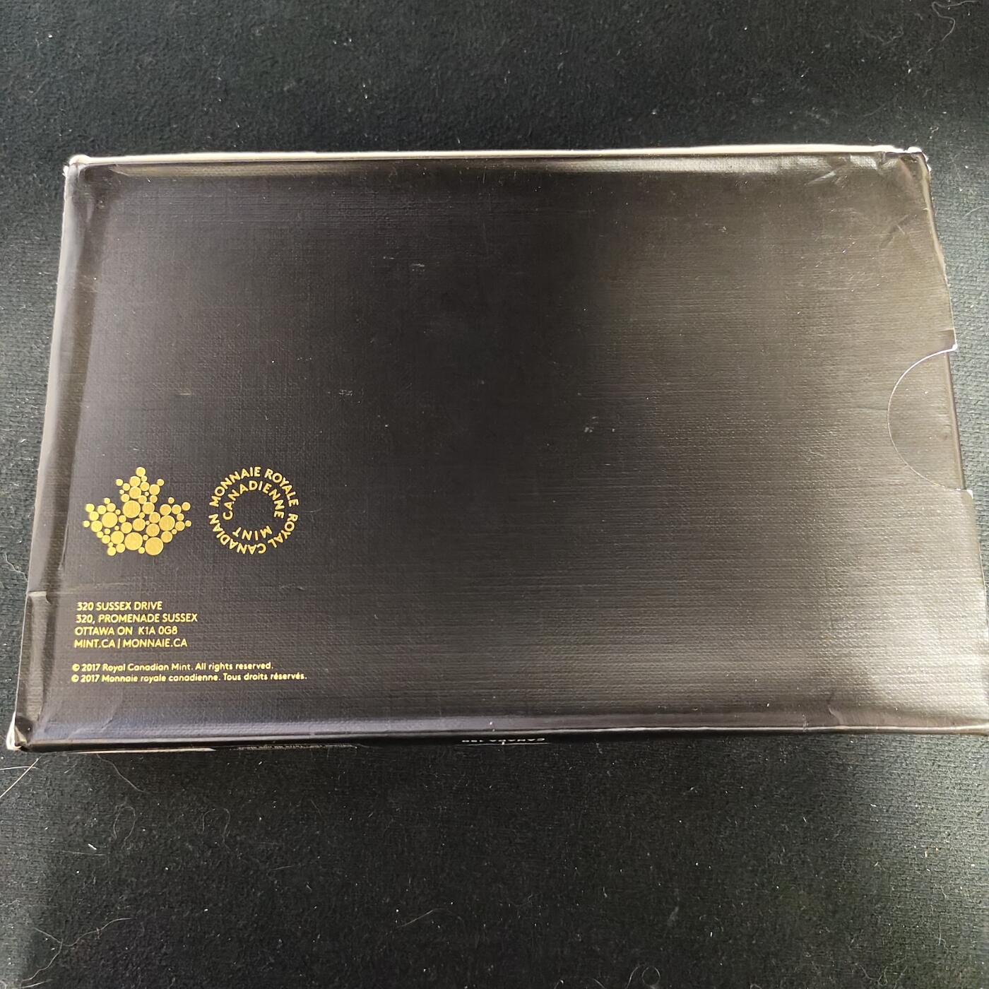 【全场包邮】纯粹捡漏拍479场（免费代拍第16场） 加拿大2017年联邦150周年彩色精制纪念套币-含联邦150周年（36毫米23.2克）彩色精制999纯银纪念币-盒证全