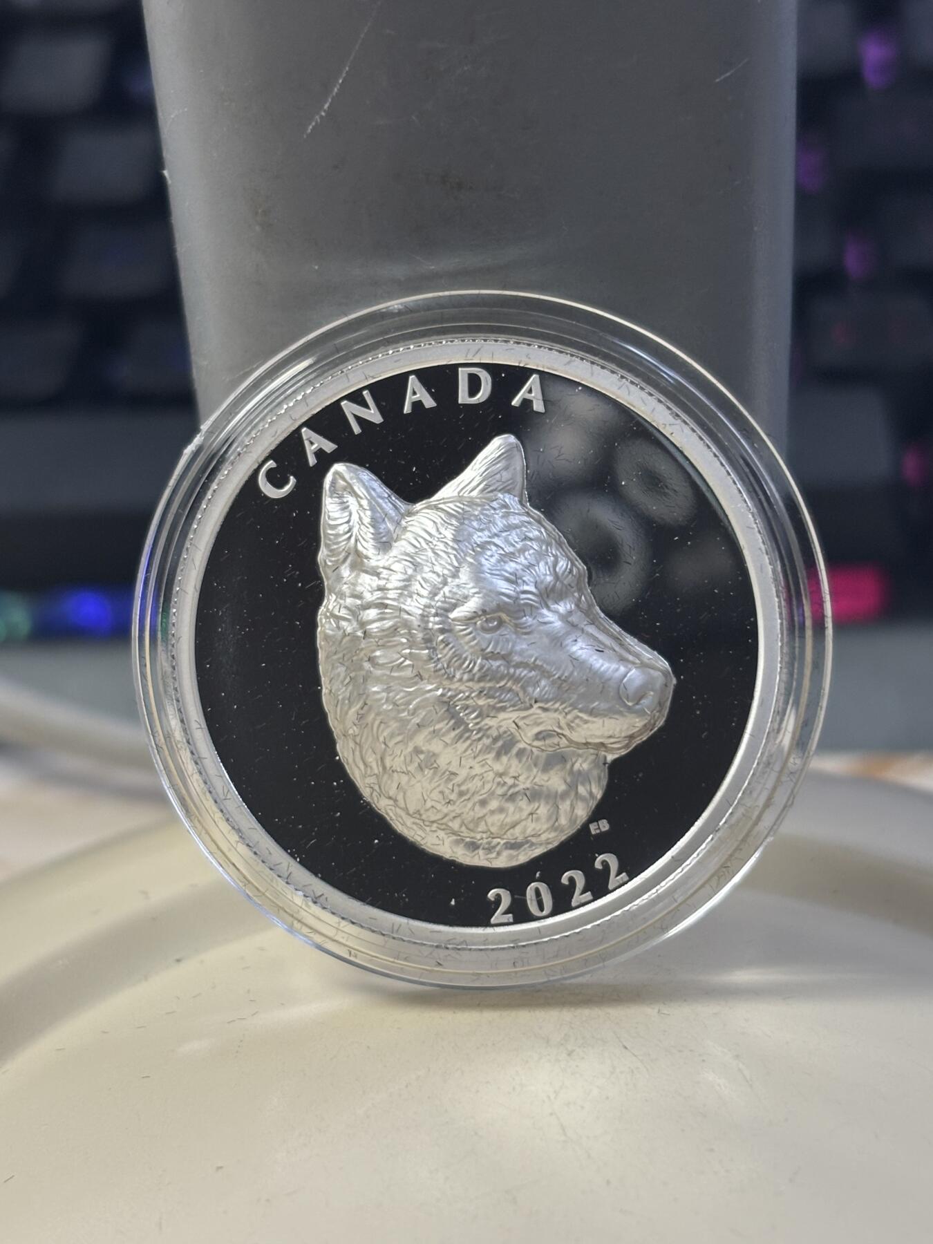 第182期拍卖 加拿大2022年超高浮雕动物系列森林狼1盎司银币，9999银，发行5000枚