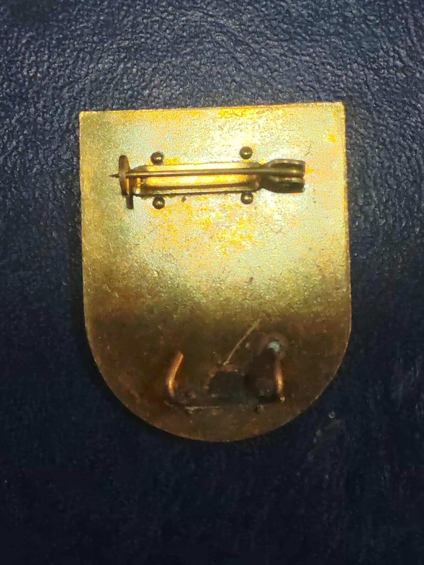 荷兰第129期勋赏拍卖 民主德国民防优秀服务证章