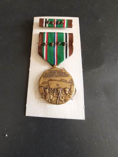 老王徽章第164期 -  美国二战欧洲中东非对德作战奖章    原盒带略    4颗战役星勋饰