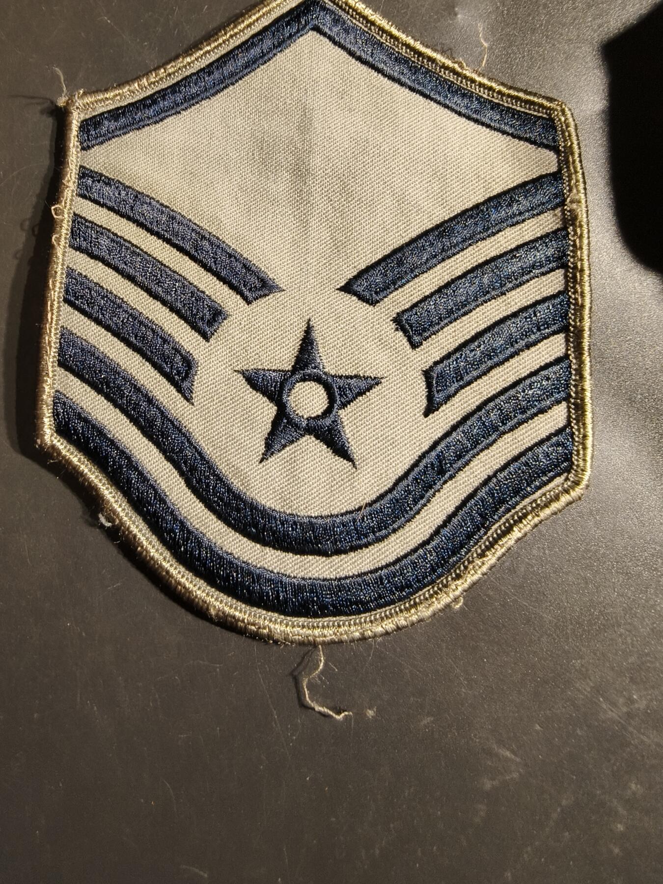 老王徽章第164期  美国空军军士长臂章