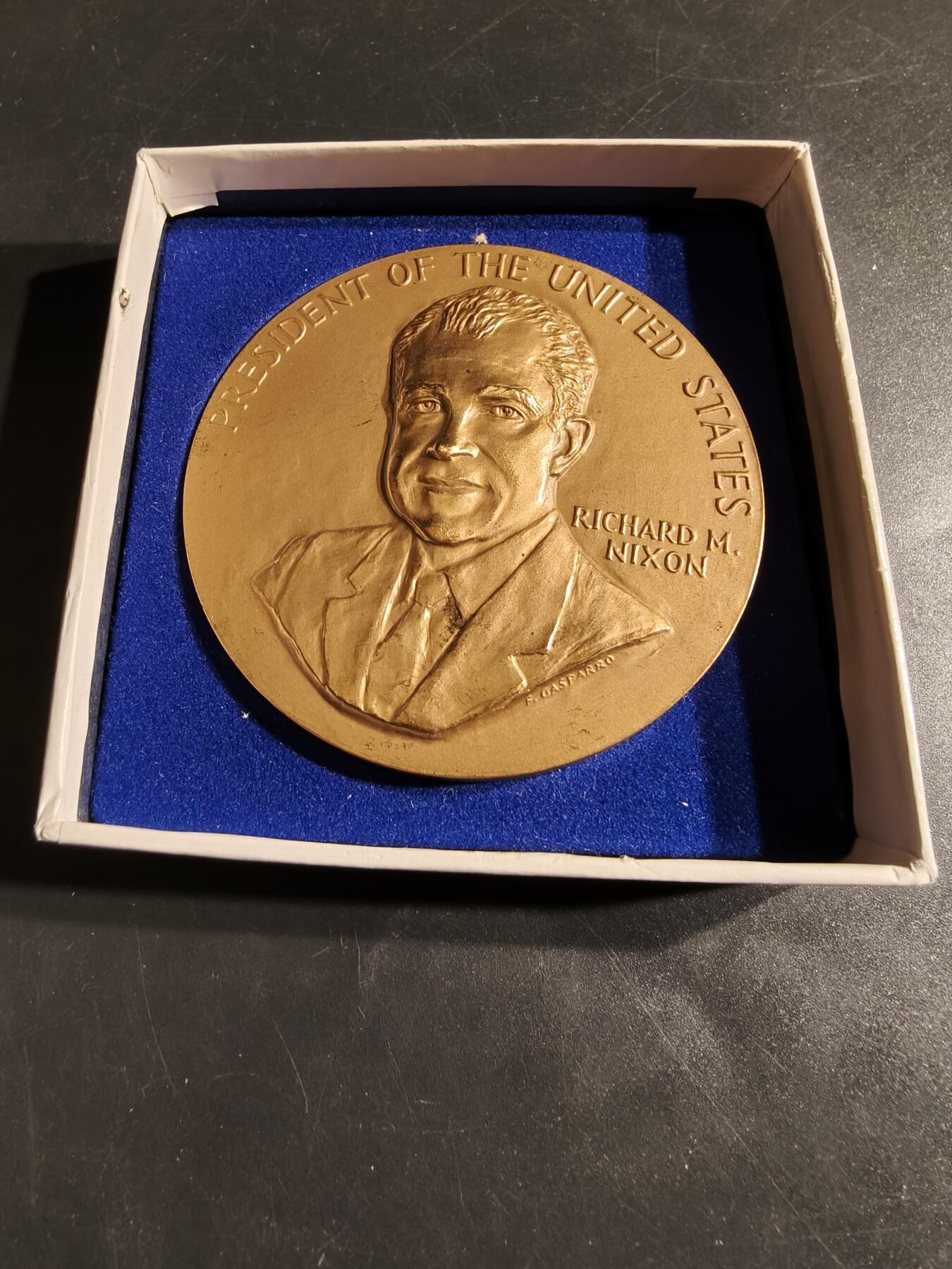 老王徽章第164期  美国铸币局理查德•尼克松总统大铜章     原盒      直径76mm.    重量240g