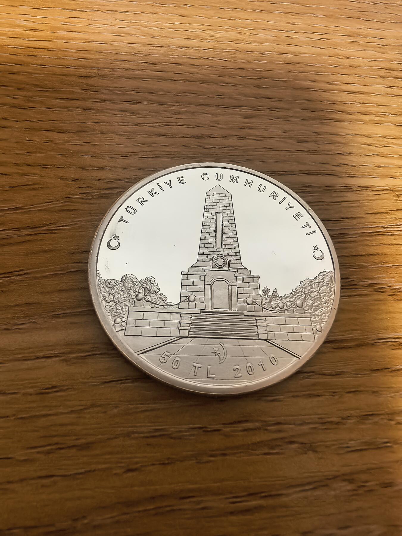 长老汇蛇年精选第七十五场拍卖 2010土耳其奥斯曼护卫舰埃尔图鲁尔50新里拉精制银币，23.33克925银，2.3万枚