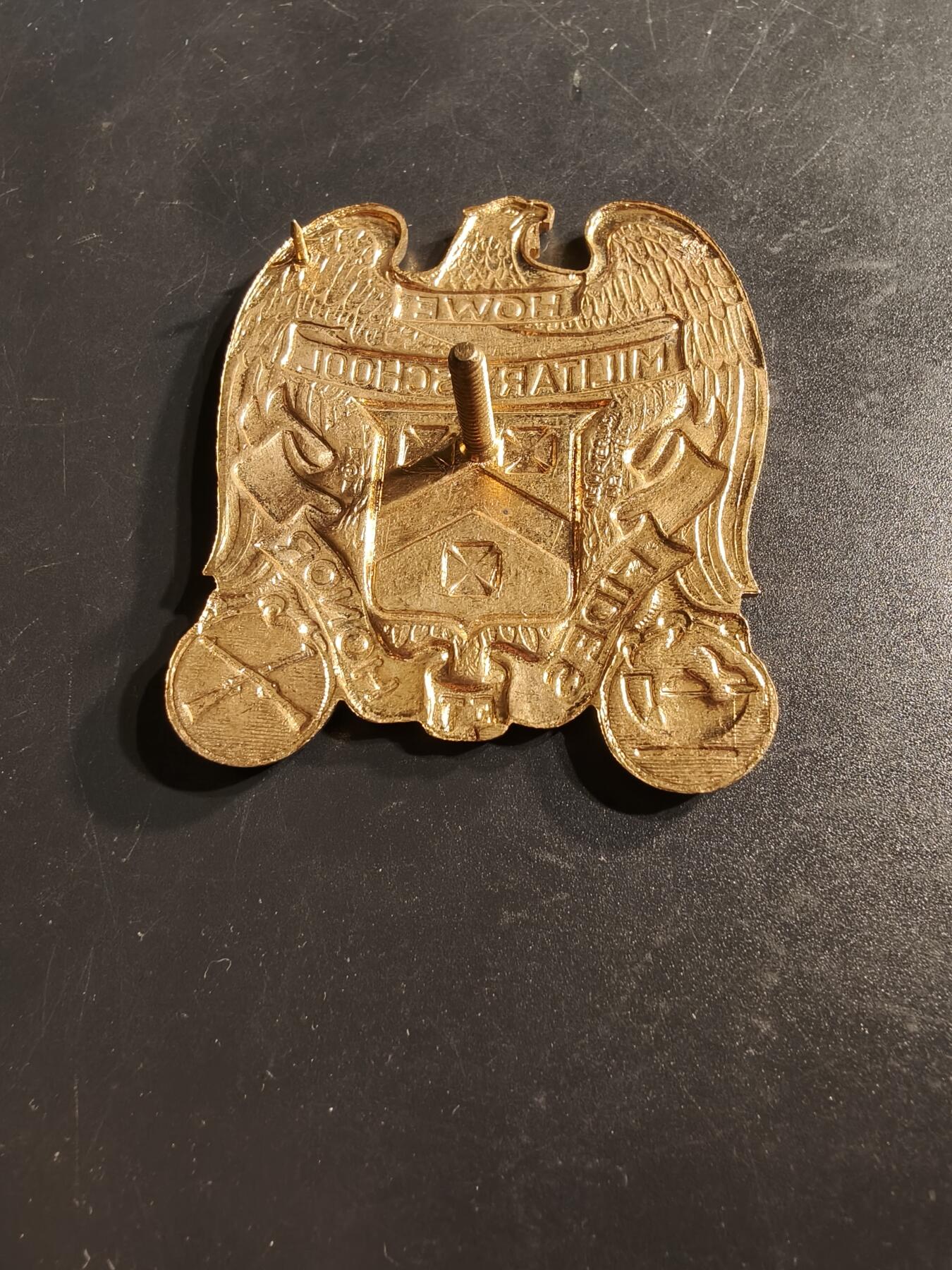 老王徽章第164期  美国豪伊军事学校大檐帽帽徽      1884年-2019年