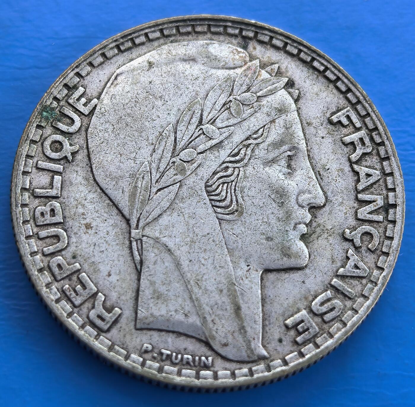 外国优质老铜币银币，周六九点倒数截拍，满百包邮，可寄存半年，喜欢朋友微信扫描二维码可直接参拍 法国1933年自由女神20法郎大银币