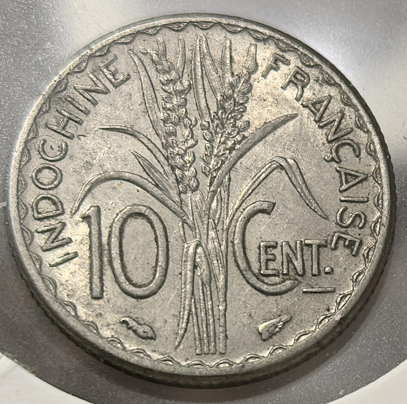 外国优质老铜币银币，周六九点倒数截拍，满百包邮，可寄存半年，喜欢朋友微信扫描二维码可直接参拍 法属印支1940年10分