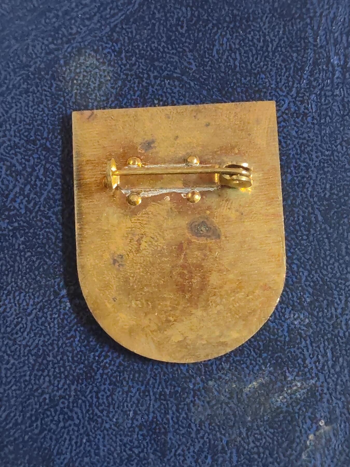 荷兰第129期勋赏拍卖 民主德国民防优秀服务证章