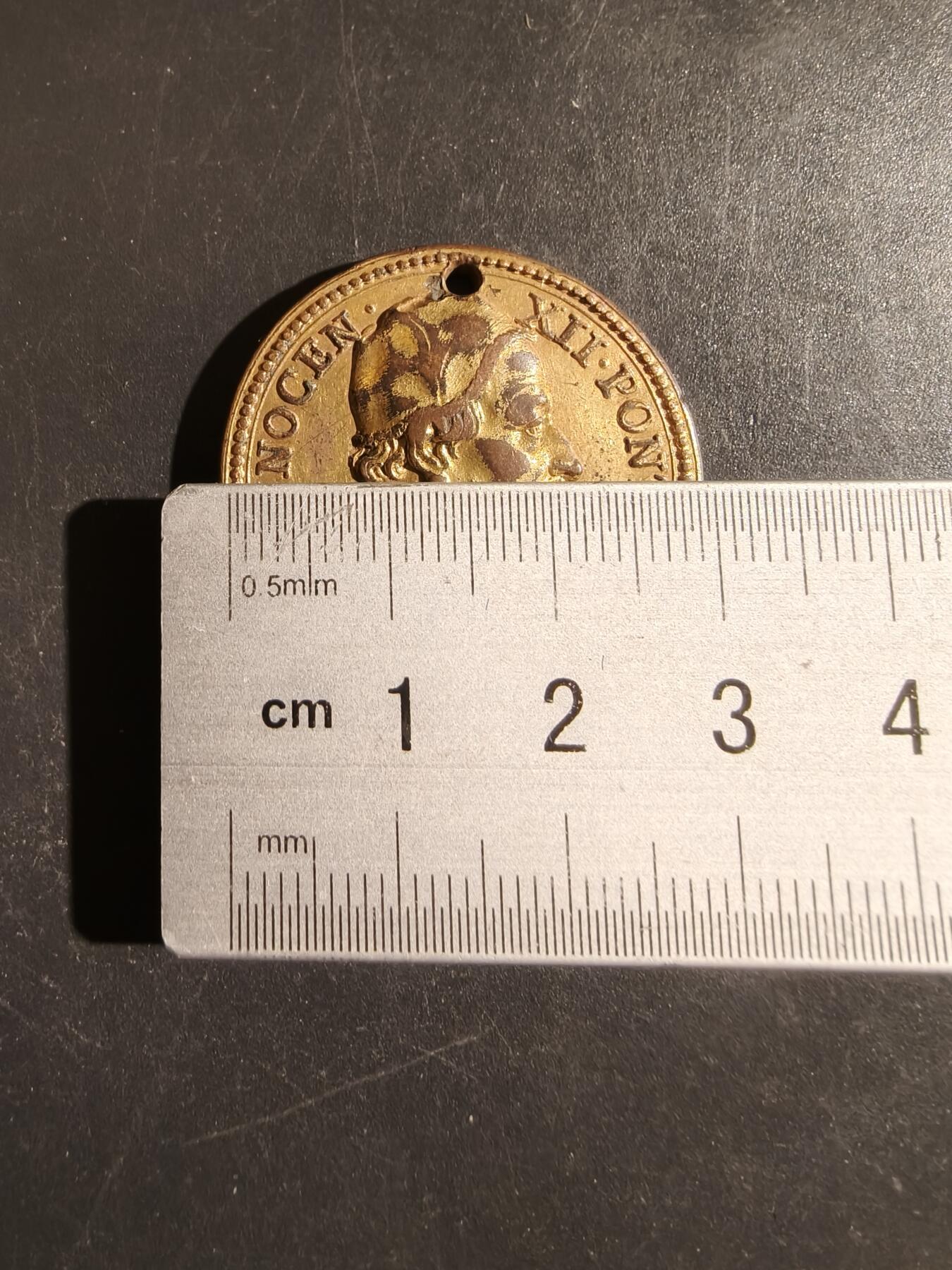 老王徽章第164期  教皇英诺森十二世纪念章    直径30mm.    重量17.9g