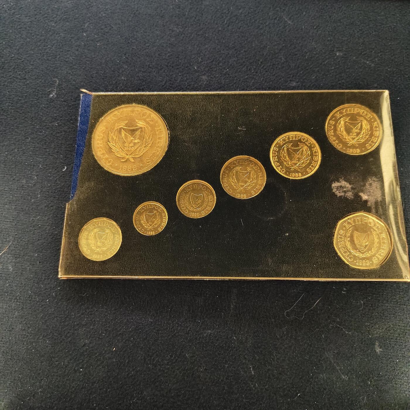 【全场包邮】纯粹捡漏拍479场（免费代拍第16场） 塞浦路斯1983-1992年混年份套币（塑封老化破损）-含联合国儿童基金会克朗型纪念币