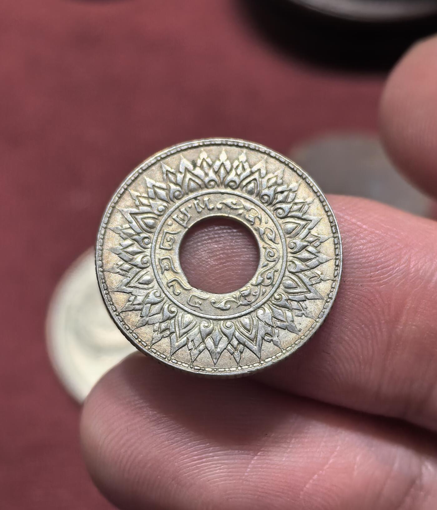 南宋泉阁俄币 外币 国币 专场第十九期 【送拍无额外佣金】 泰国 1941年 拉玛八世 10萨当佛教主题银币 老包浆 原味好品