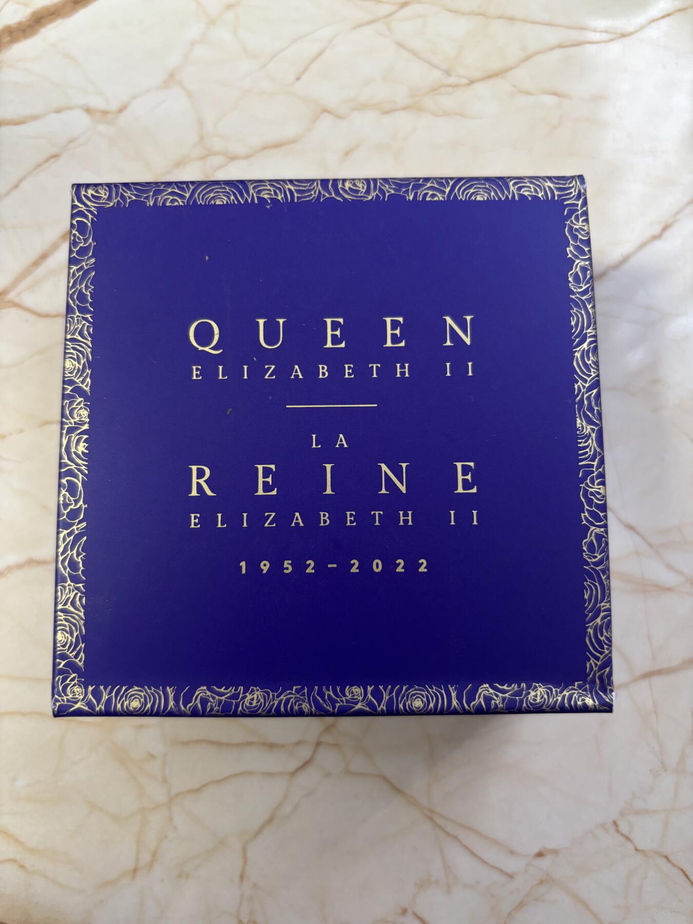 第182期拍卖 加拿大2022年帝国皇冠缅怀女王镶嵌宝石纪念银币，9999银，31.39克，