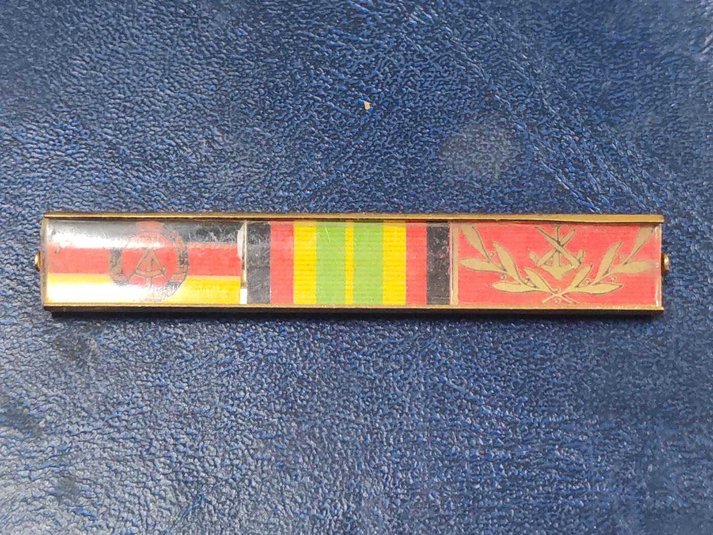 荷兰第129期勋赏拍卖 民主德国勋略