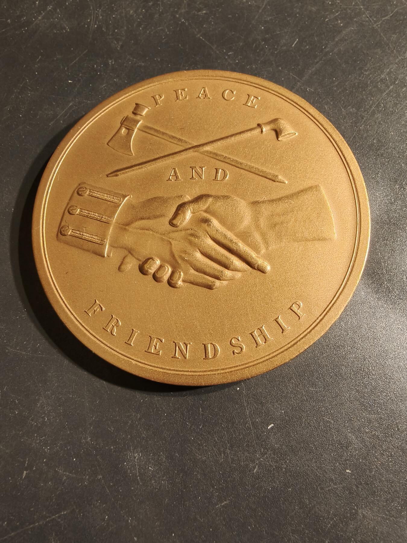 老王徽章第164期 美国铸币局约翰•亚当斯总统大铜章      原盒     直径76mm.    重量221.6g.    自乔治华盛顿后的第二任美国总统 