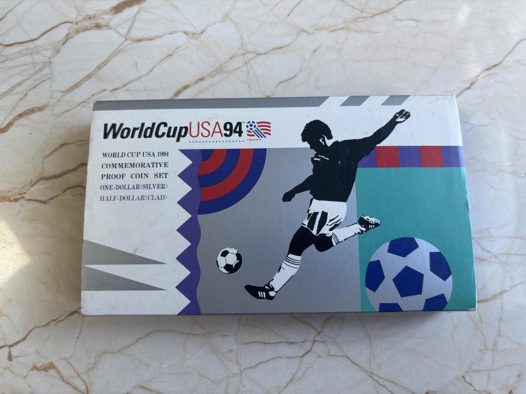 第182期拍卖 1994年美国双币套 美国世界杯（1美元+半美元） 26.73克900银 盒证全