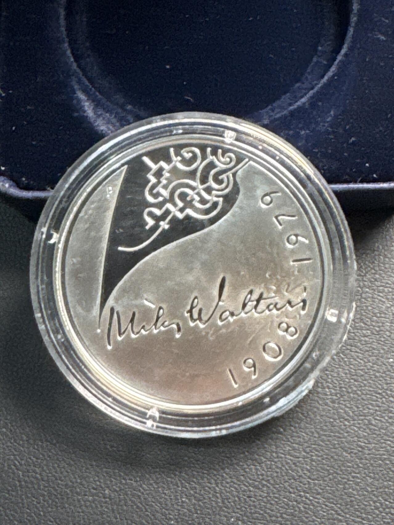 ❤️【币观天下】❤️ 第331期钱币拍卖- 2025.11.21周五晚上6点半场-长期征集拍品 原厂盒证芬兰2008年著名作家米卡·瓦尔塔里诞辰100周年精制纪念银币925银25.5克直径38.6毫米