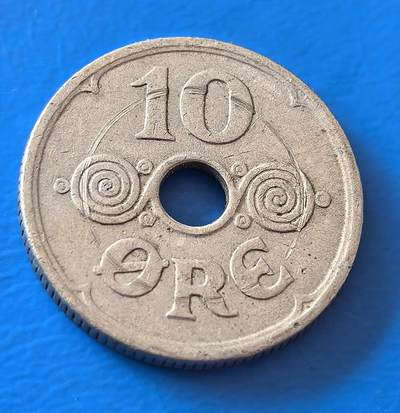 外国优质老铜币银币，周六九点倒数截拍，满百包邮，可寄存半年，喜欢朋友微信扫描二维码可直接参拍 - 丹麦1935年10欧尔