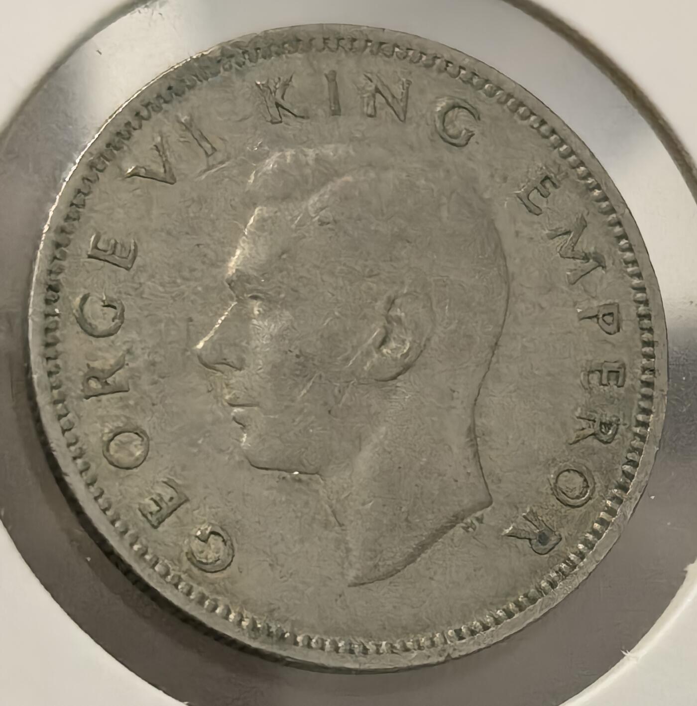 外国优质老铜币银币，周六九点倒数截拍，满百包邮，可寄存半年，喜欢朋友微信扫描二维码可直接参拍