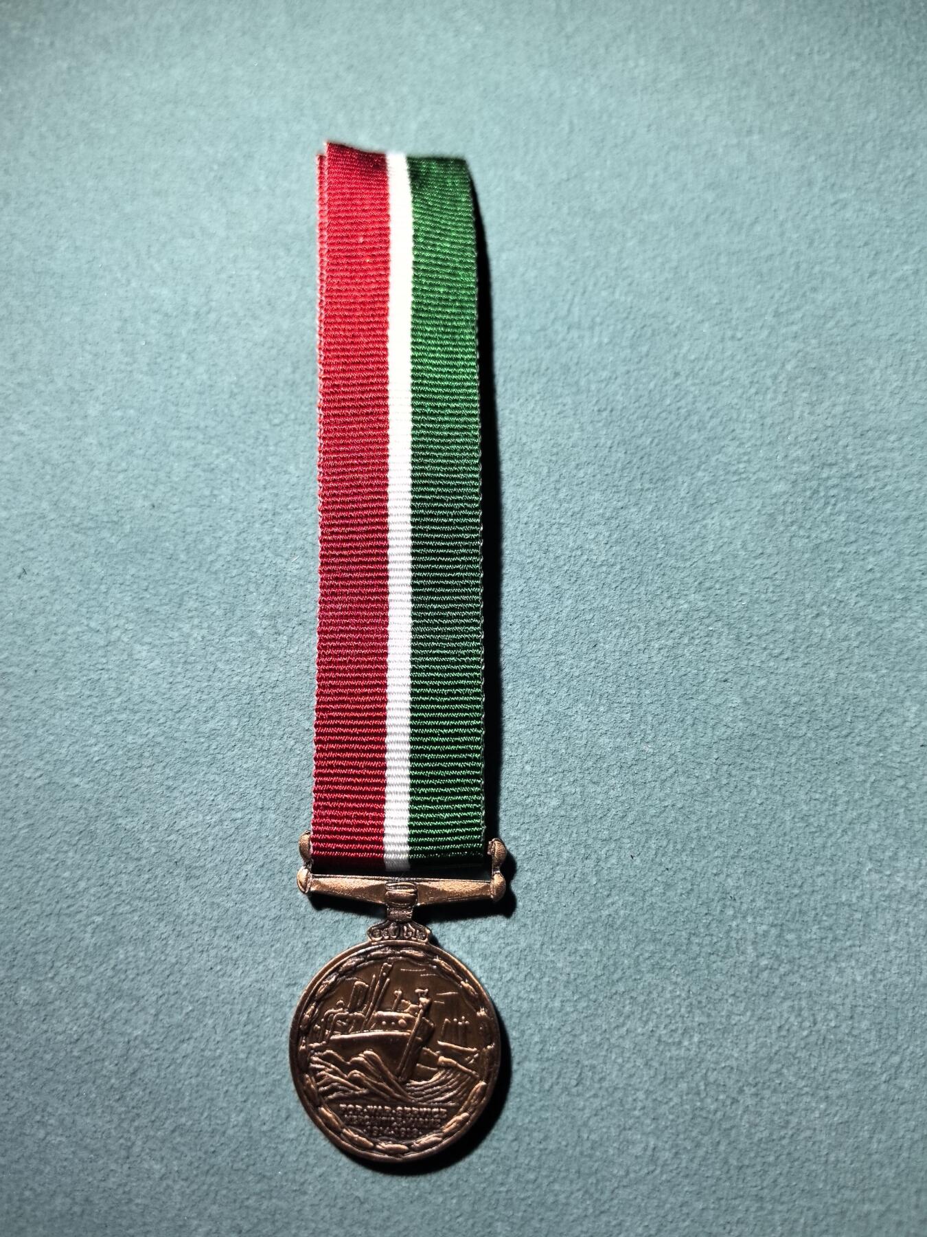 盛世勋华——号角文化勋章邮票专场拍卖第288期 英国一战商船运输奖章迷你章 授予一战期间冒着德国潜艇攻击风险在上海运输的商船船员，少见品种