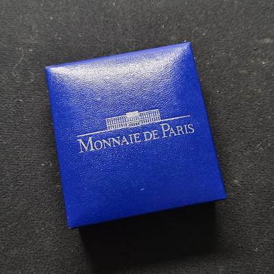 【全场包邮】纯粹捡漏拍479场（免费代拍第16场） - 法国2003年1½欧元环法自行车赛100周年凯旋门（37毫米22.2克）精制纪念银币-盒证全