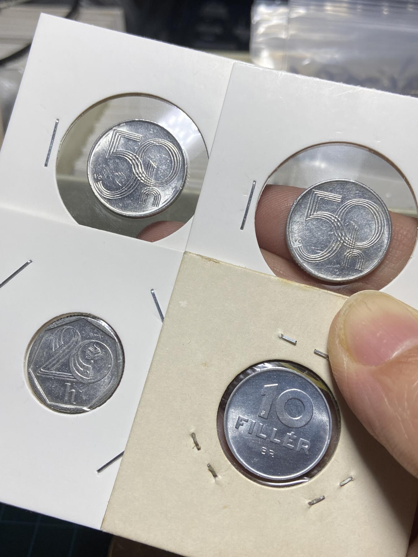 2025年第一百三十一场(总第一百五十七场）外国好品纸夹散币场(免佣金) 散币4枚：芬兰🇫🇮1978年10盆尼，捷克🇨🇿1994年20赫勒，1993年50赫勒，1995年50赫勒