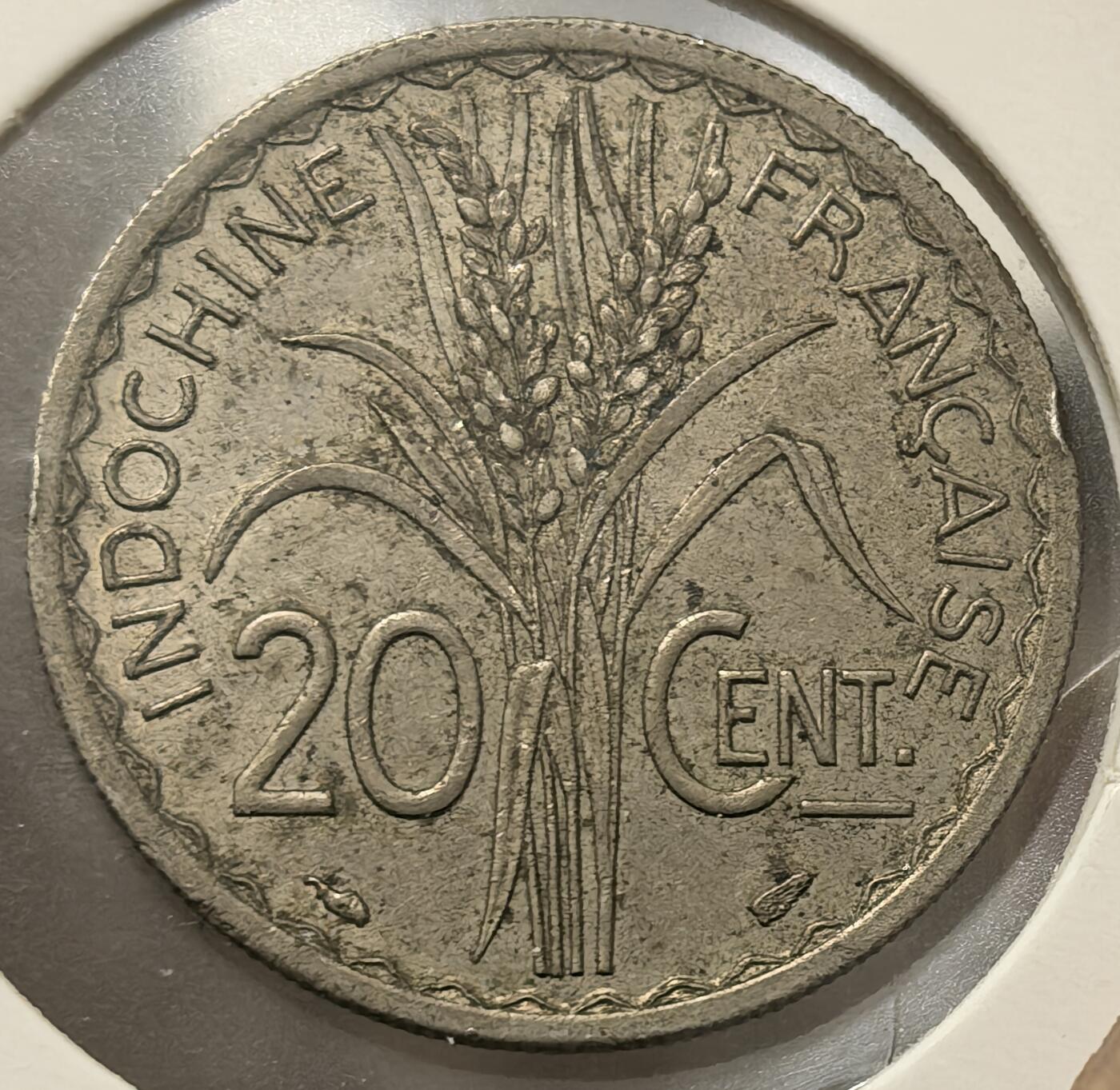 外国优质老铜币银币，周六九点倒数截拍，满百包邮，可寄存半年，喜欢朋友微信扫描二维码可直接参拍 法属印支1939年20分双点版