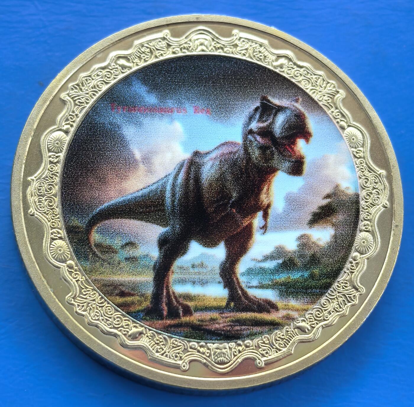 外国优质老铜币银币，周六九点倒数截拍，满百包邮，可寄存半年，喜欢朋友微信扫描二维码可直接参拍 俄罗斯镀金恐龙纪念章-霸王龙，直径39.8mm，重29克