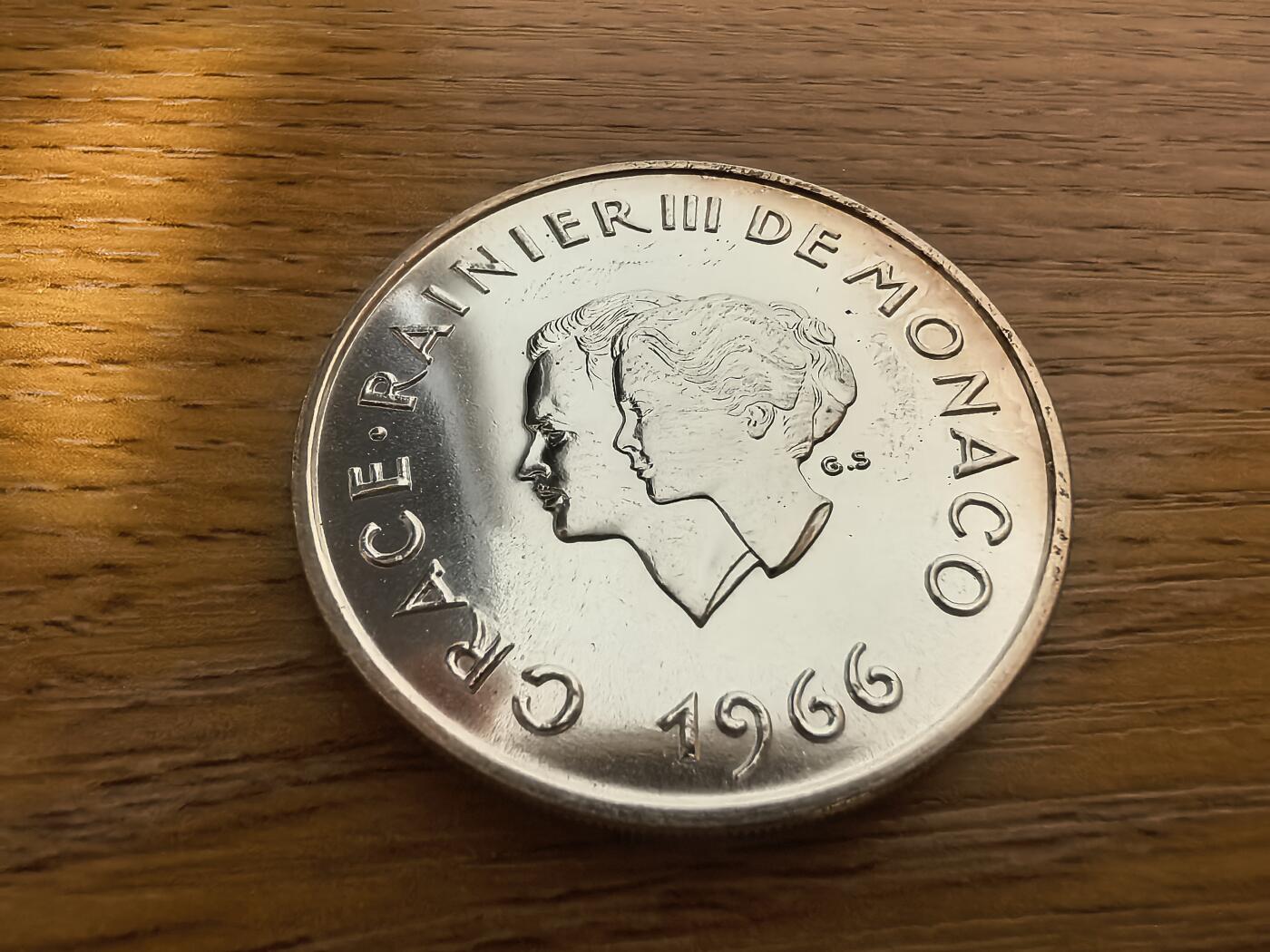 长老汇蛇年精选第七十五场拍卖 珍稀币！1966摩纳哥格蕾丝王后与雷尼埃尔三世结婚十周年10法郎银币，25克900银，2.4万枚