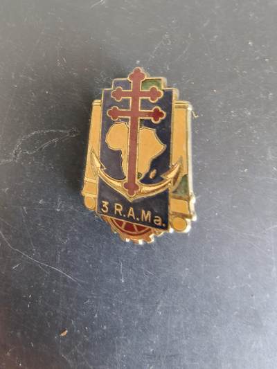 老王徽章第164期 -  法国海军陆战队第3炮兵团证章