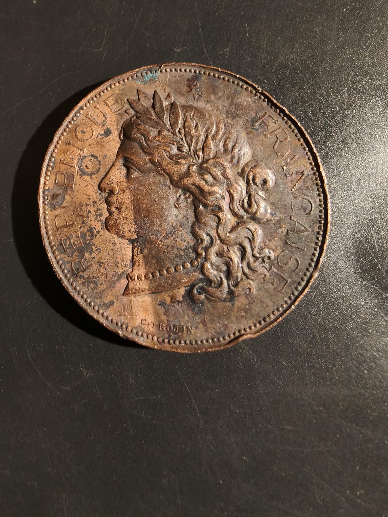 老王徽章第164期  法国诗歌竞赛大铜章    玛丽安娜     直径50mm.    重量57.6g