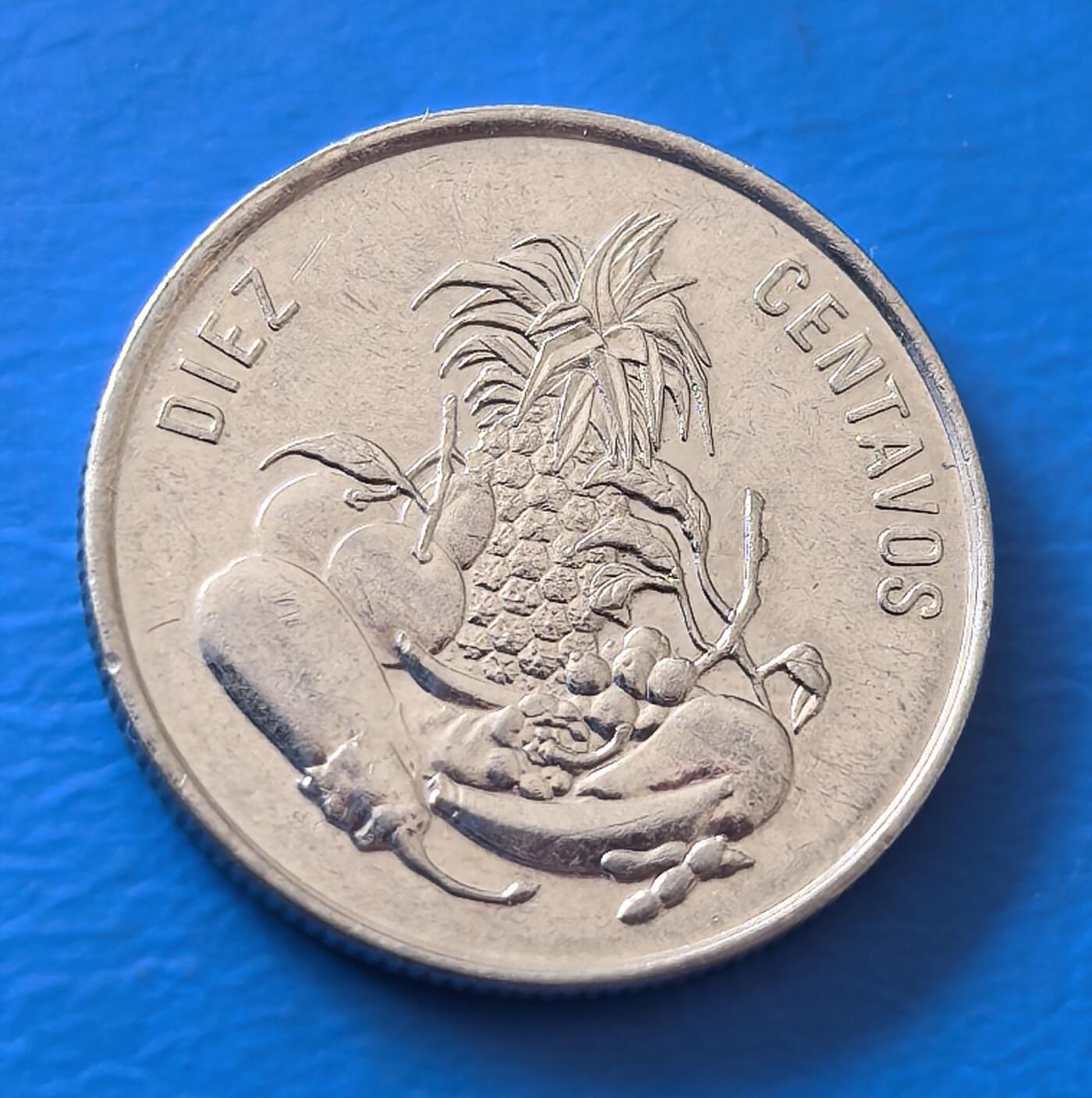 外国优质老铜币银币，周六九点倒数截拍，满百包邮，可寄存半年，喜欢朋友微信扫描二维码可直接参拍 多米尼加瓜果蔬菜10分