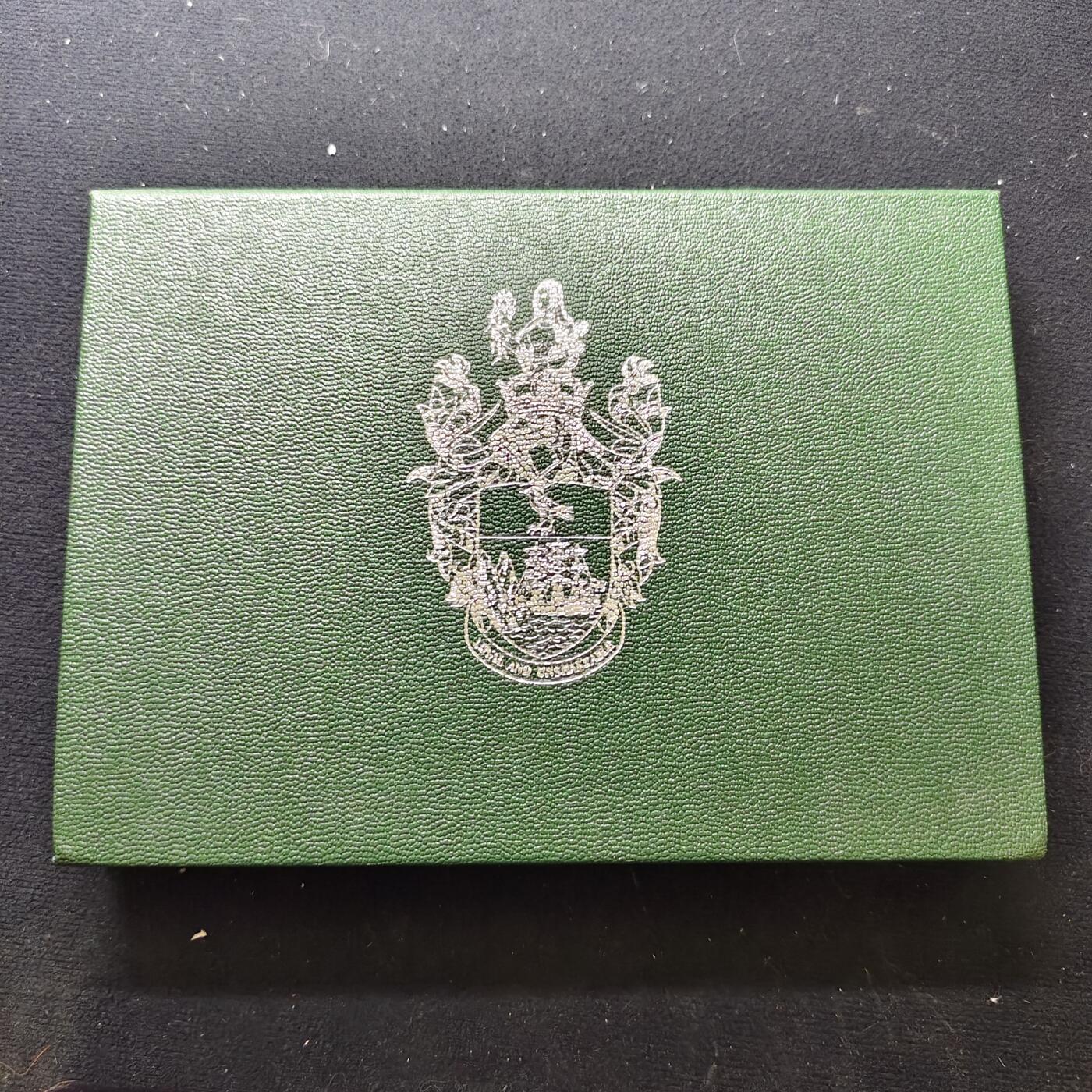 【全场包邮】纯粹捡漏拍479场（免费代拍第16场） 【稀少】圣赫勒拿和阿松森1984年官方精制套币-此套少见推测发行量2500-3000