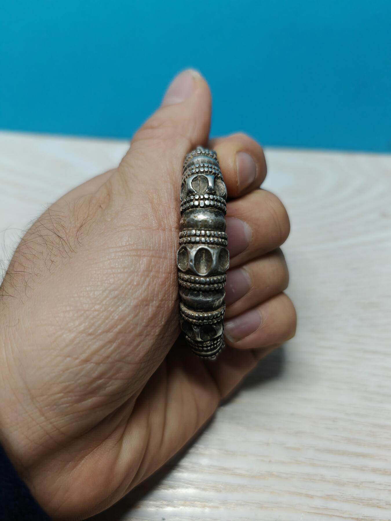 老银手镯 应该是少数民族地区的 96.3克 含银量87.29%