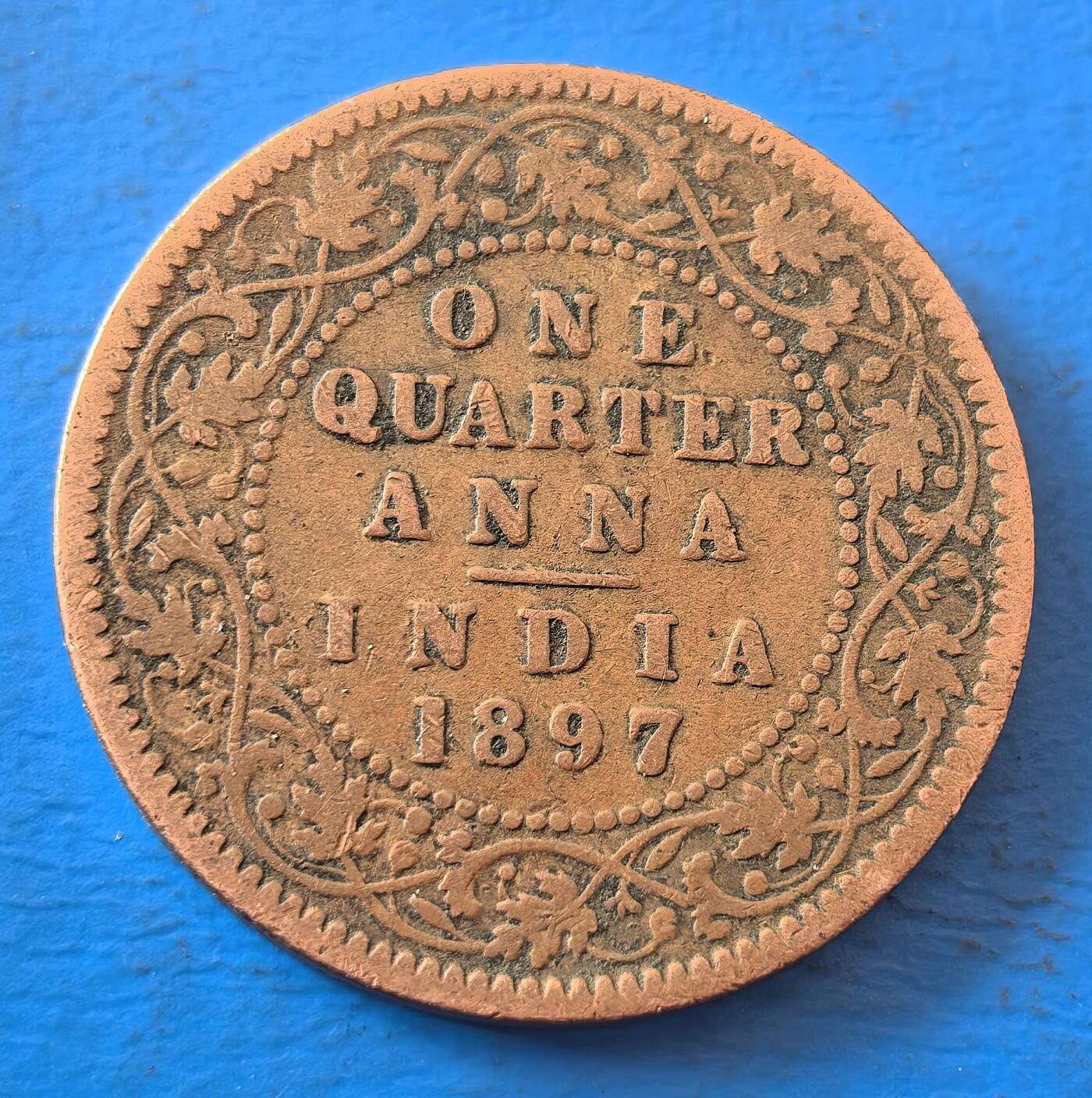 外国优质老铜币银币，周六九点倒数截拍，满百包邮，可寄存半年，喜欢朋友微信扫描二维码可直接参拍 英属印度1897年1/4安娜